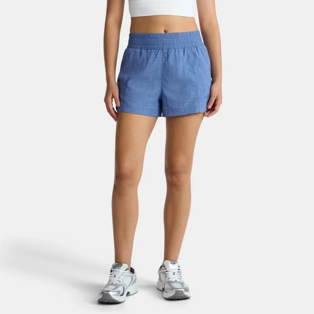 Avia Women's Hybrid Seersucker Short Blue